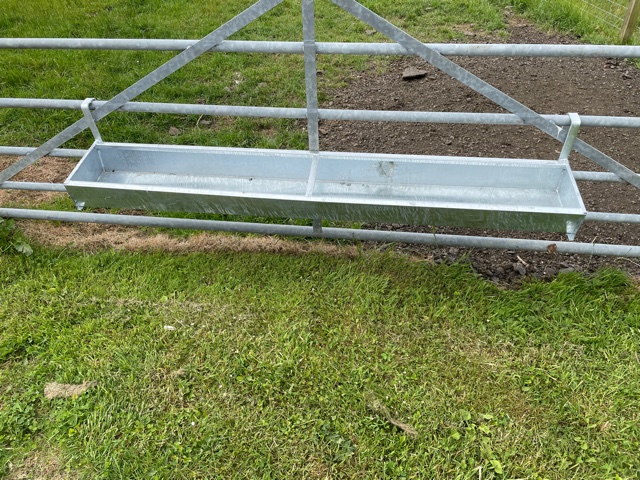 4ft & 6ft Hook On Trough
